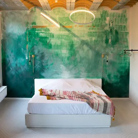 The Hide Aparthotel 3*